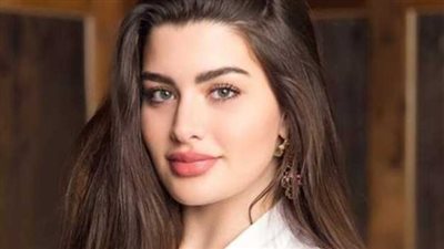 مرتديه فستان قصير باللون الأسود.. روان بن حسين تتصدر محركات البحث (صور)