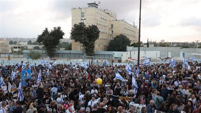 مظاهرات في تل أبيب تطالب بإبرام صفقة تبادل أسرى مع حماس