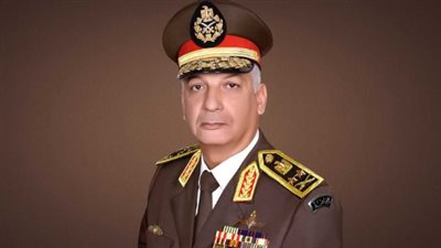 وزير الدفاع يتفقد ضبطيات قوات حرس الحدود