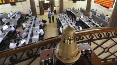 خبير اقتصادي: إتمام الطروحات الحكومية سينعكس على أداء البورصة المصرية
