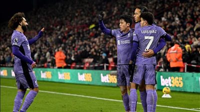 ليفربول يتخطى شيفيلد بثنائية ويؤمن موقعه المتقدم في الدوري الإنجليزي