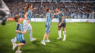 الأفضل في الدوري البرازيلي.. سواريز يفوز بالكرة الذهبية وموهبة ريال مدريد يحصد جائزتين