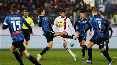 بعد مباراة مثيرة.. أتالانتا يخطف فوزا قاتلا من ميلان في الدوري الإيطالي