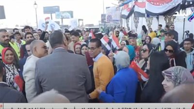  أحمد موسى: الشعب المصري يقدم ملحمة وطنية عظيمة بنزوله منذ الصباح الباكر أمام اللجان (فيديو)