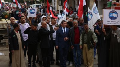 السلاب يقود مسيرة حاشدة بمدينة نصر لتوعية المواطنين بالمشاركة فى الانتخابات الرئاسية