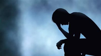 ما هي الاستراتيجيات التي يمكن استخدامها للتعامل مع الانفعالات المرتبطة بالإدمان؟