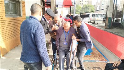 بسبب الإقبال الشديد.. 14 لجنة بالقاهرة تفتح أبوابها بعد التاسعة في 