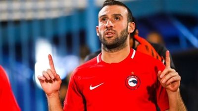 مفاجأة من العيار الثقيل حول صفقة الأهلي المنتظرة والمتعلقة بعمر كمال عبدالواحد