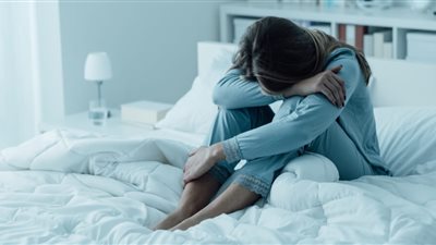 أسباب اكتئاب الدورة الشهرية وكيفية التخلص منه