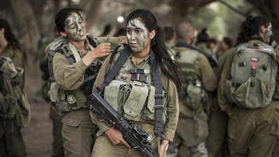 مفاجآة بشأن قوات إسرائيل النسائية الموجودة على حدود مصر.. ما القصة؟
