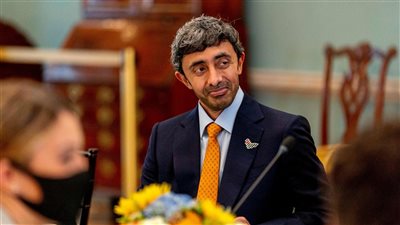 وزير الخارجية الإماراتي يتلقى اتصالًا هاتفيًا من نظيرته الفنلندية