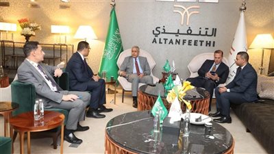 وزير العمل يلتقي وفداُ من أبناء الجالية المصرية بالسعودية