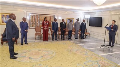 رئيس جمهورية كوت ديفوار يستقبل السفير المصري الجديد لدى تقديم أوراق اعتماده