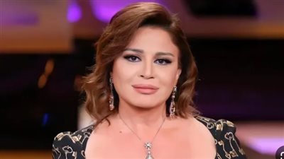 بإطلالة مثيرة كشفت عن رشاقتها.. إلهام شاهين تتصدر تريند جوجل (صور)