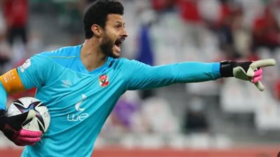 مجدي عبد الغني يعلن عن إهداء الفيفا هدية لنجم الأهلي محمد الشناوي 