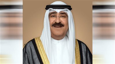 شاهد.. تأثر وبكاء أمير الكويت الجديد بمراسم دفن أخيه الشيخ نواف الأحمد الصباح 