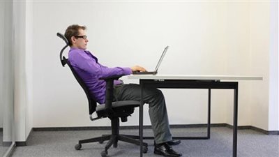 أضرار الجلوس لفترات طويلة للنساء.. 7 مضاعفات خطيرة تجنبيها بالحركة