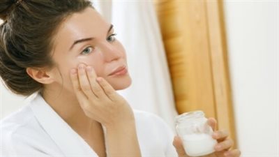 ماسك زيت جوز الهند لتفتيح البشرة.. محاذير مهمة في طريقة استعماله