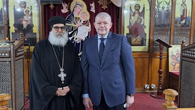 السفير المصري في بغداد يلتقي رئيس طائفة الأقباط الأرثوذكس في العراق