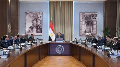 مدبولي يوجه بتوفير التمويل اللازم لقطاعي التعليم والصحة