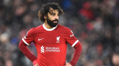 صلاح نجم فريق ليفربول الإنجليزي يواصل تقديم إبداعاته في الدوري الإنجليزي