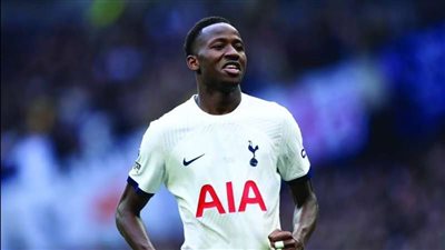 رسميًا.. توتنهام يعلن تجديد عقد السنغالي بابي ماتار سار