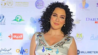 سلاف فواخرجي: أم الدنيا بتاخدك وتسحرك.. وبحب اللهجة المصرية والمصريين (فيديو)