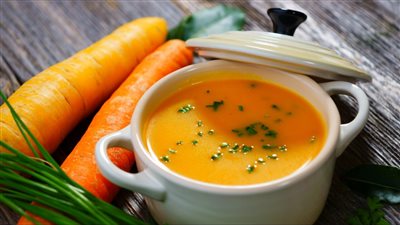 طريقة عمل شوربة الجزر الشتوية.. طعم رائع وفوائد متنوعة