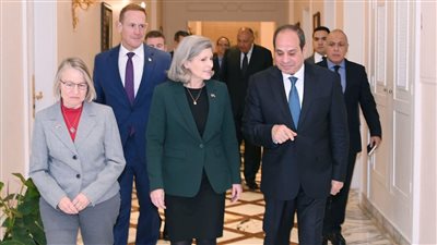 بالصور.. السيسي يستقبل وفد من الجزبين الجمهوري والديمقراطي بالكونجرس الأمريكي