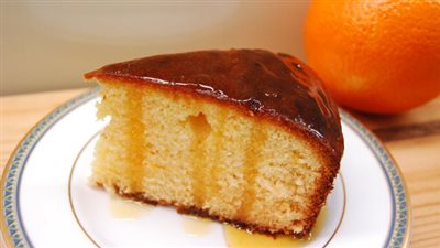 طريقة عمل كيكة البرتقال.. حلى شتوي اقتصادي بوصفة الشيف نجلاء