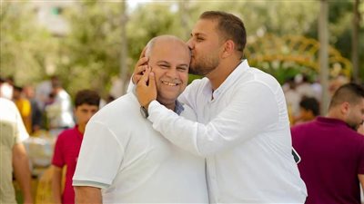 استشهاد حمزة وائل الدحدوح.. مراسل الجزيرة يبكي العالم من جديد