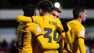 برشلونة ينجو من مفاجآت الكأس بفوز صعب على فريق درجة رابعة