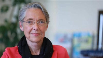 فرنسا.. ماكرون يقبل استقالة رئيسة الوزراء إليزابيث بورن