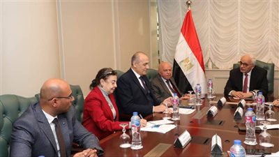 وزير التربية والتعليم يعقد اجتماعا تحضيريا لإطلاق وثيقة معايير المعلم