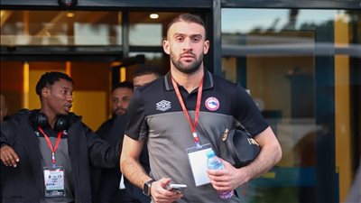 صفقة تبادلية ثلاثية واللاعب وقع بالفعل.. تفاصيل عقد الأهلي مع عمر كمال