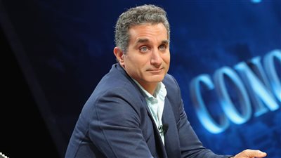  باسم يوسف يعلق على تصريحات عمرو أديب بخصوص موقفه الشهم مع شقيقه