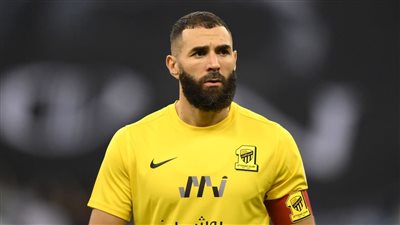 الاتحاد يعلن إصابة كريم بنزيما قبل مباراة الفتح في الدوري السعودي