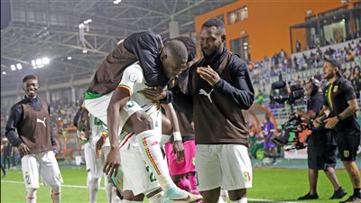 النسور تصطاد الأولاد.. أصغر مدرب يهزم الأكبر في بطولة أمم إفريقيا