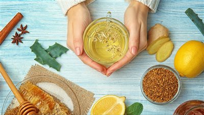 طارد للبلغم طبيعي.. 8 علاجات منزلية طبيعية للكبار