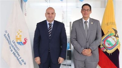 سفير مصر لدى كيتو يلتقي وزير الإتصالات ومجتمع المعلومات بالإكوادور
