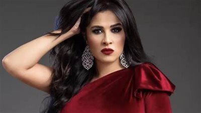 سر اعتذار ياسمين عبدالعزيز عن حضور العرض الخاص لفيلم الإسكندراني