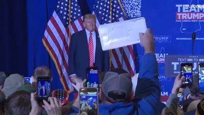  ترامب يكثف هجومه على هيلي حاكمة ولاية ساوث كارولاينا (فيديو)