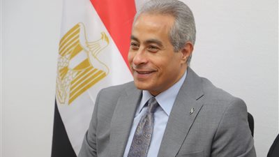 وزارة العمل: الخميس المُقبل إجازة للعاملين بالقطاع الخاص بمناسبة ذكرى ثورة 25 يناير وعيد الشرطة