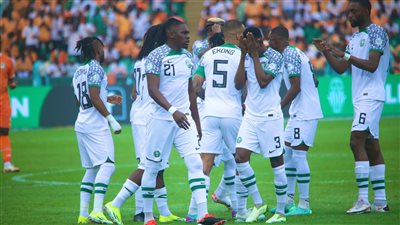 نادي المائة يستقبل عضو جديد.. الكاف يهنئ منتخب نيجيريا بالمباراة الـ100
