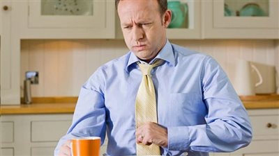 أسباب كثرة التجشؤ وضيق التنفس.. فتق الحجاب الحاجز من أبرز العوامل