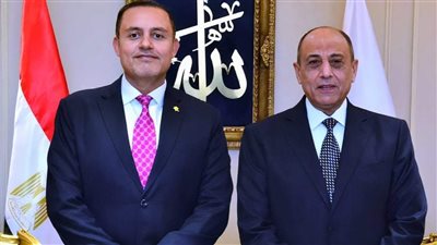 وزير الطيران المدنى يستقبل سفير قطر لتعزيز التعاون المشترك