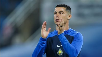 مقابل 125 ألف دولار.. بيع قميص خاص بـ رونالدو في مزاد علني بالسعودية