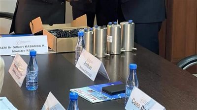 مصر تسلم الكونغو أجهزة رصد نشاط الزلازل والبراكين