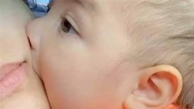 ما أضرار تقبيل الأطفال؟.. تعرف على الأمراض المنقولة منه