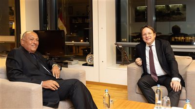 وزير الخارجية يلتقي مفوض الاتحاد الأوروبي لسياسات الجوار والتوسع 